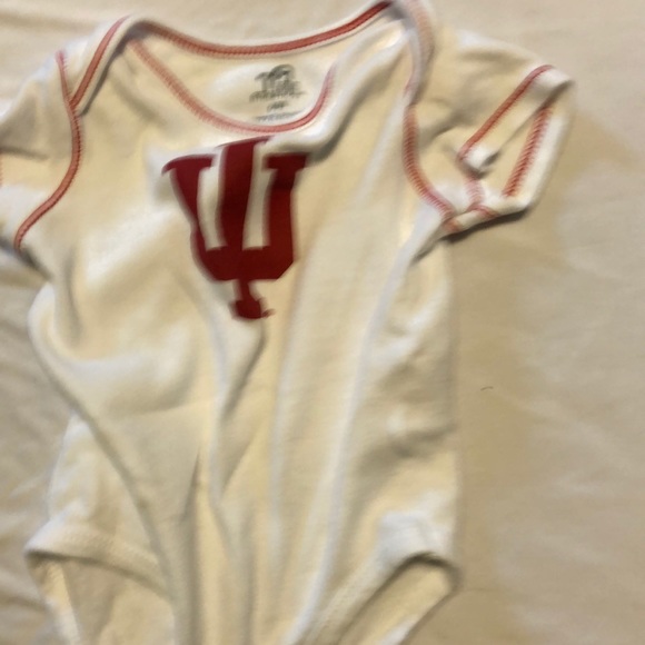 6-9 month lot of 3 Indiana University onesies - Picture 6 of 7
